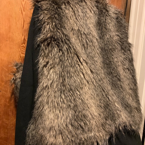 Faux Fur Vest - Picture 8 of 12